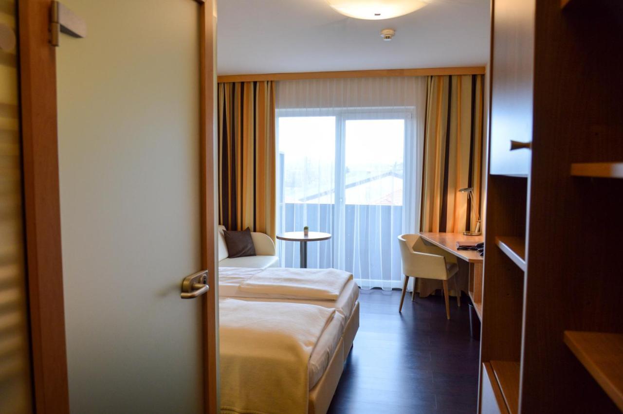 Hotel Roemerhof Tulln An Der Donau Exterior photo